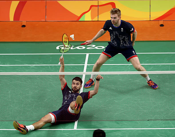 制霸單打賽場(chǎng)：羽毛球體能訓(xùn)練與戰(zhàn)術(shù)執(zhí)行要訣