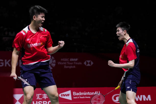 羽毛球基礎教學：專業(yè)教練帶你練好每一個動作