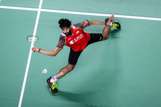 室內(nèi)羽毛球場標(biāo)準(zhǔn)尺寸詳解:規(guī)格圖與布局要求