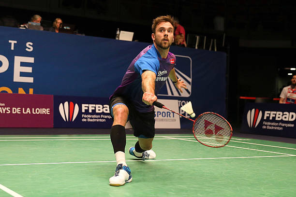 亞獅龍羽毛球10的耐用性實測：能打多少場？