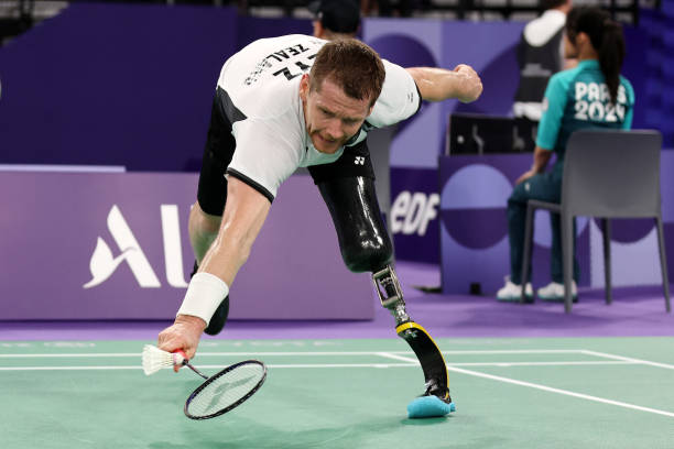 新手必學(xué)！羽毛球基本規(guī)則與技巧視頻教程