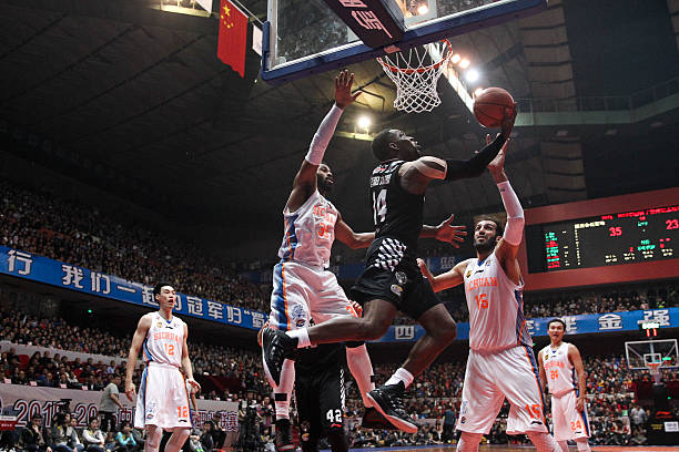 歐文傷勢對籃網(wǎng)沖擊：球隊(duì)如何調(diào)整戰(zhàn)術(shù)布局