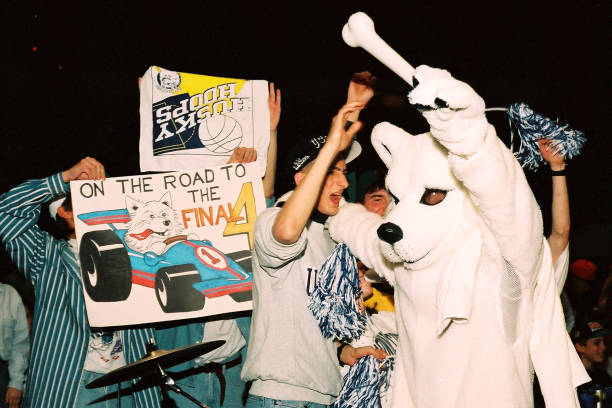 籃下守護(hù)神：NBA季后賽單場蓋帽次數(shù)排名揭曉