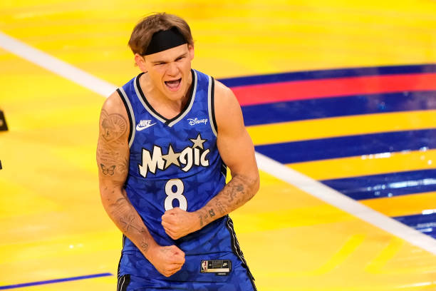 籃球場地面材料選擇與價(jià)格分析