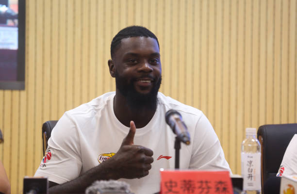 籃球投籃姿勢(shì)手型教學(xué):從基礎(chǔ)到高級(jí)技巧視頻