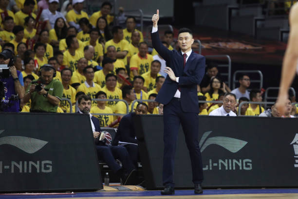 翻腕犯規(guī)的裁判手勢(shì)與判罰：視頻解析與案例分析