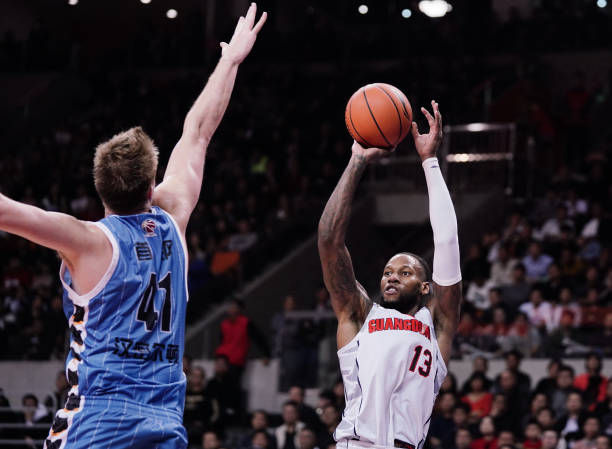 大前鋒（PF）在籃球戰(zhàn)術(shù)中的關(guān)鍵作用