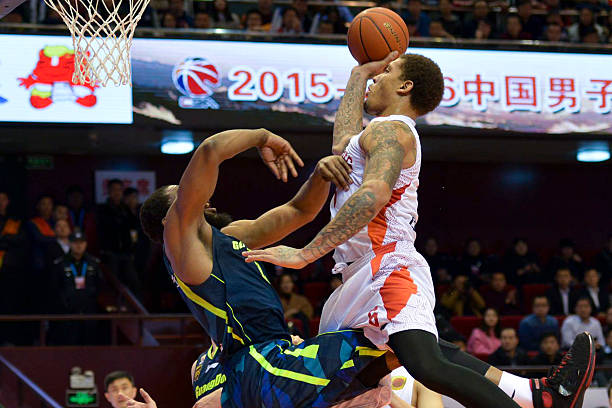 從J博士到倫納德：小前鋒位置的技術演變與時代印記