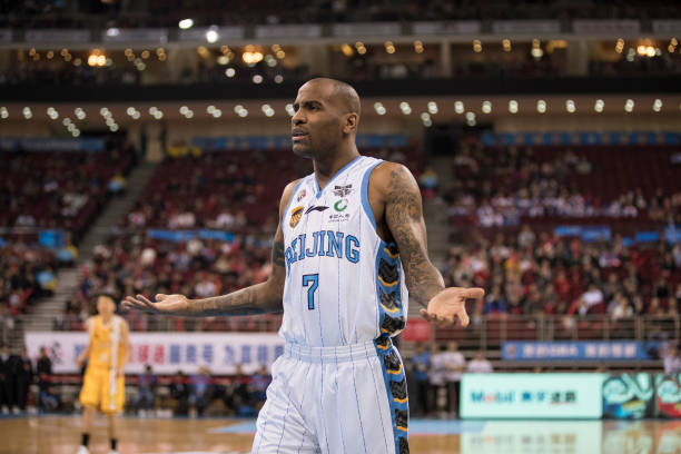 圖解大前鋒的進(jìn)攻與防守站位：繪制步驟詳解