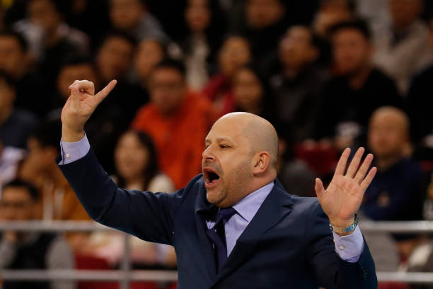 籃球攻防體系構(gòu)建：策略與實(shí)戰(zhàn)應(yīng)用