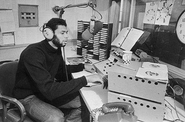 CBA總決賽最新戰(zhàn)況：誰將捧起冠軍獎(jiǎng)杯？