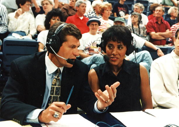 西安硅PU籃球場施工案例分享，廠家實地項目展示