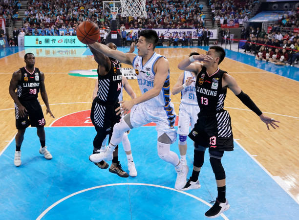 傳奇球星在CBA直播回放98中的高光表現(xiàn)