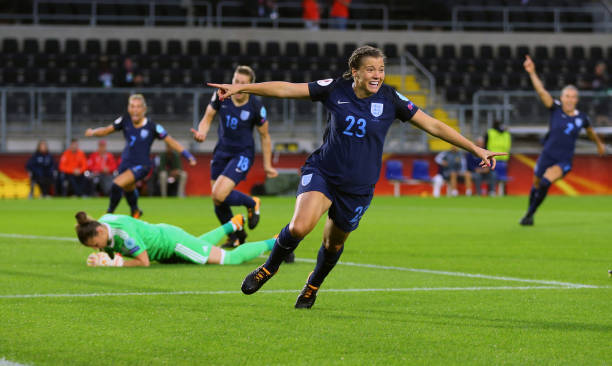 2029年歐冠決賽首發(fā)陣容揭曉：新星閃耀，傳奇謝幕