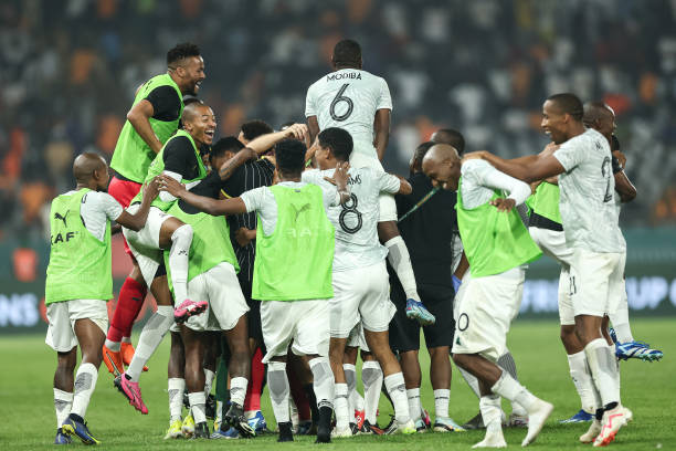 從本澤馬到姆巴佩：法國(guó)隊(duì)10號(hào)球衣的演變史