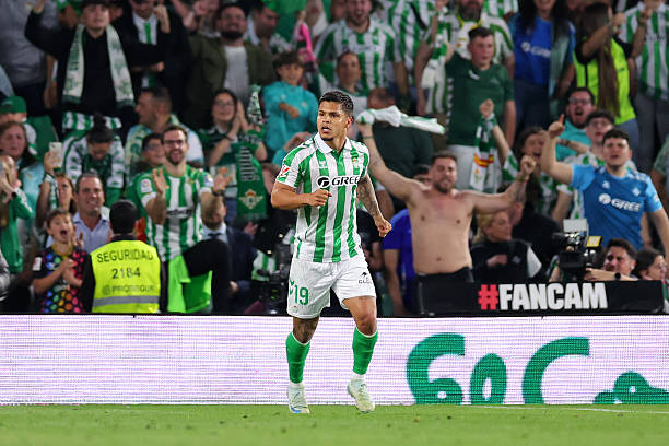 梅斯生死戰(zhàn)！法甲附加賽關(guān)鍵對(duì)決比分預(yù)測(cè)與勝負(fù)關(guān)鍵點(diǎn)