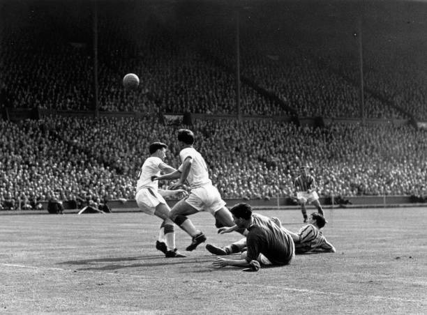 塵埃落定！姆巴佩正式續(xù)約巴黎，合同期限引熱議