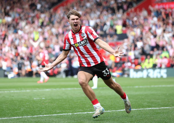 莫德里奇 vs 克羅斯：皇馬定位球主罰權(quán)的戰(zhàn)術(shù)博弈