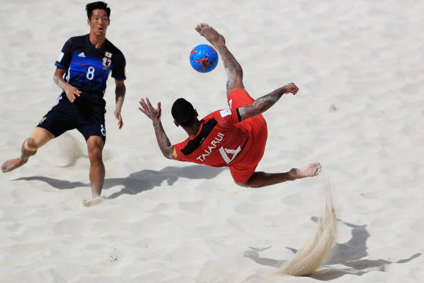 足球裁判如何判斷任意球類型？附兩種任意球判罰規(guī)則圖解