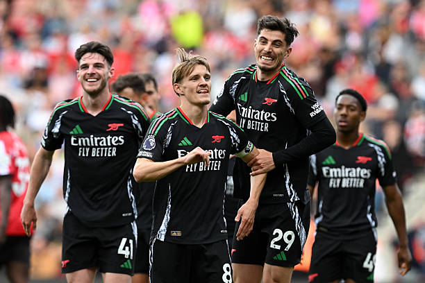 教練斗法：里爾主帥與里昂主帥的戰(zhàn)術(shù)風(fēng)格與臨場(chǎng)調(diào)整