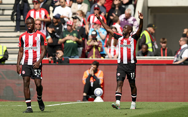 馬拉多納的身高對比：比梅西高還是矮？