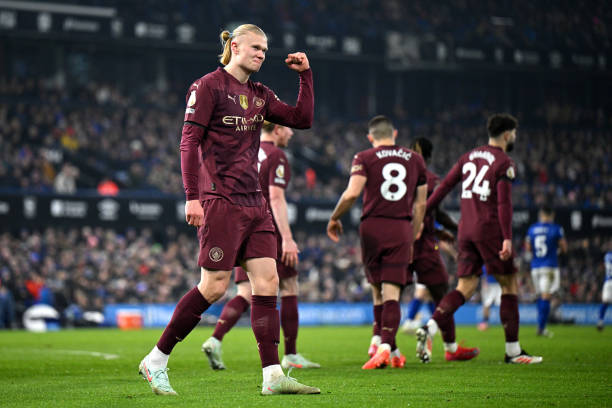 悟空VS貝吉塔：誰才是龍珠足球界的真正王者？