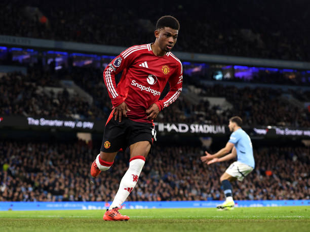 特點： 強調戰(zhàn)術的團隊屬性和精密性，提升內(nèi)容的深度和逼格。