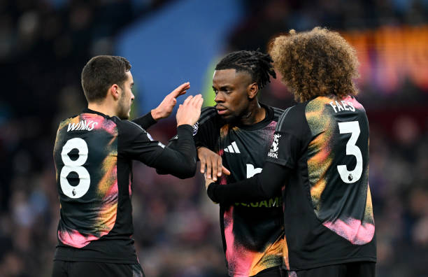 路易斯菲戈實(shí)況足球評測：傳奇球員的虛擬復(fù)刻