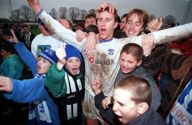 德甲冠軍榜最新動態(tài)：拜仁穩(wěn)居榜首，誰能成為下一個挑戰(zhàn)者？