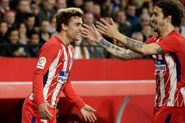 巴蒂斯圖塔的踢球風(fēng)格如何影響他的場上位置？