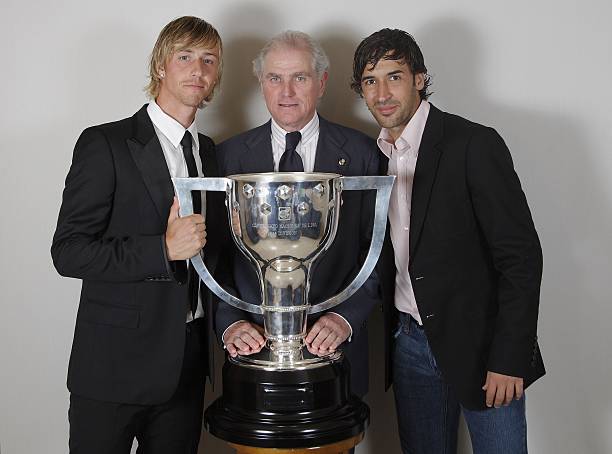 足球賽事技術(shù)升級(jí)：半自動(dòng)越位識(shí)別設(shè)備的成本與回報(bào)