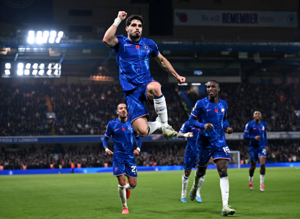 齊達(dá)內(nèi)同款足球鞋：品牌合作與限量版解析