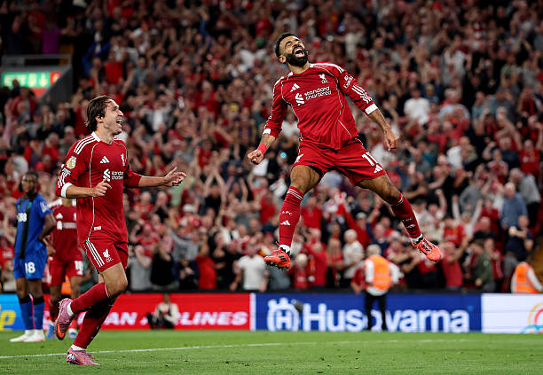 大羅隊(duì)友的足球智慧：如何與天才前鋒完美配合