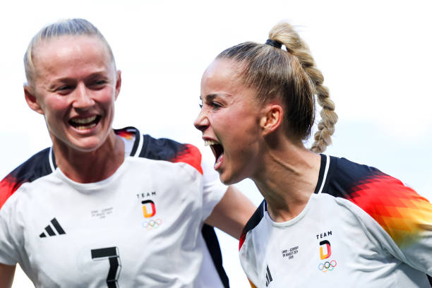 德甲聯(lián)賽2023-24賽季：北京時(shí)間的比賽通常在周幾？