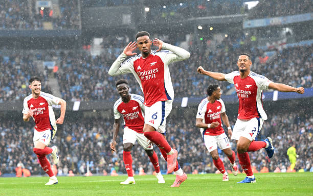 從足球規(guī)則演變看門將踩點球點的歷史爭議