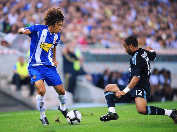 任意球射門戰(zhàn)術(shù)：如何利用人墻和角度破門