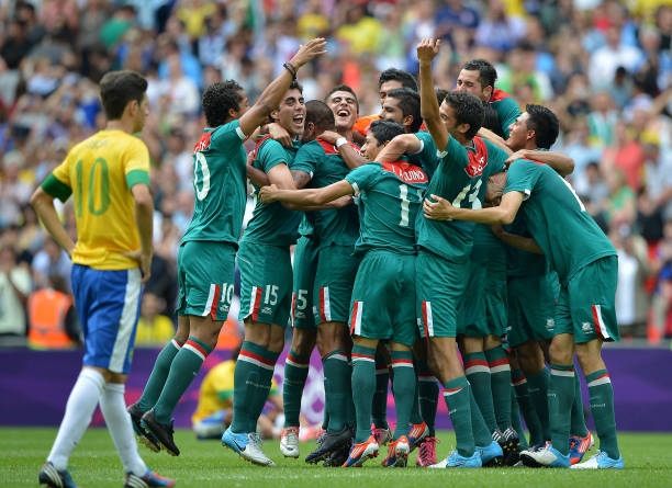 C羅VS梅西：誰(shuí)更接近2024年冠軍榮耀？