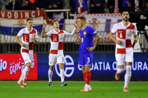 解析范巴斯滕作為中鋒的跑位和戰(zhàn)術(shù)價值