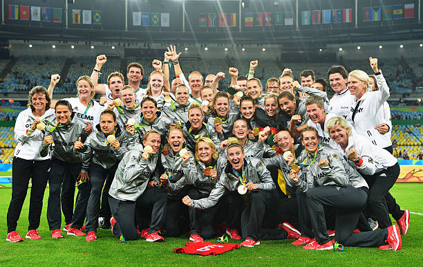 如何應(yīng)對快速反擊？實況足球后衛(wèi)防守戰(zhàn)術(shù)指南