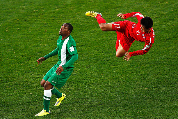 盛世足球賽事：巔峰對決，誰將問鼎榮耀之巔？