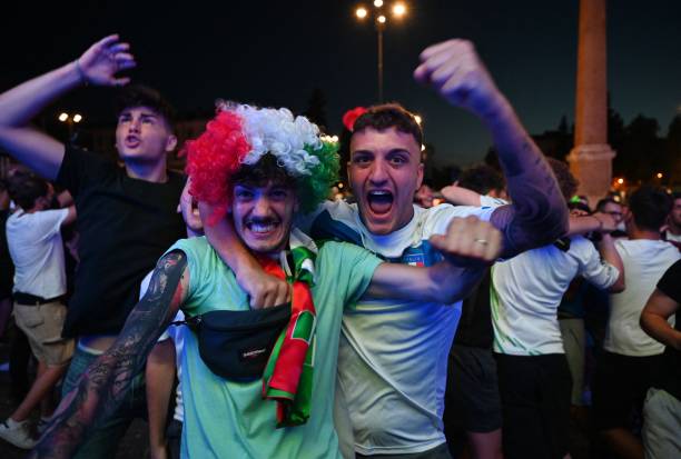 2021年全球足球?qū)嵙ε琶簜鹘y(tǒng)強隊與新銳勢力對比