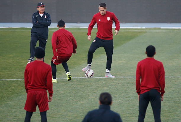 德甲第XX輪前瞻：拜仁vs多特，誰能笑傲國家德比？