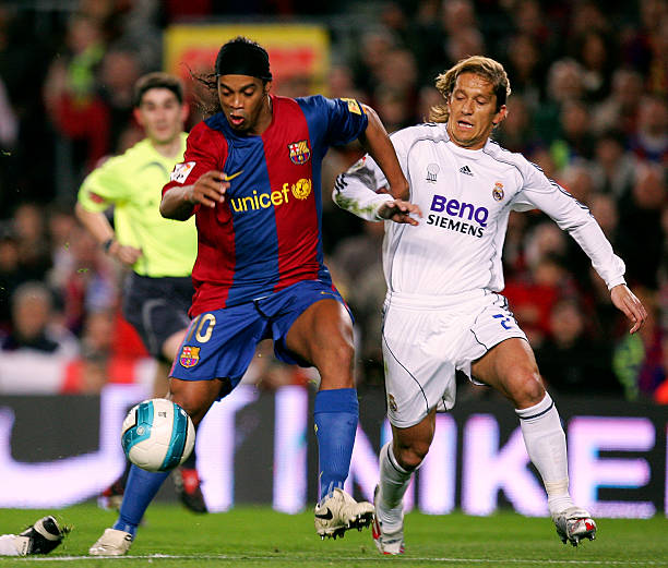 足球裁判團(tuán)隊(duì)解析：主裁、邊裁與第四官員的分工