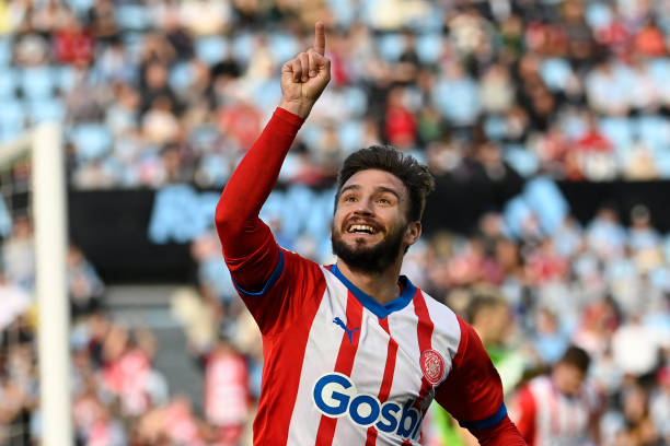 七人制足球門的高度和寬度如何測量？