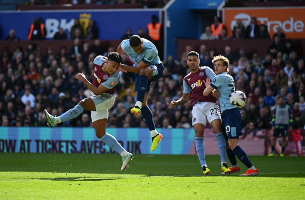 帶有敘事性，聯(lián)系其輝煌戰(zhàn)績(jī)