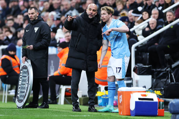 跨時代假設：如果C羅與貝利同場競技，誰會勝出？