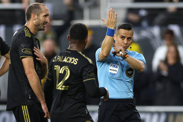 足球比分預(yù)測分析：歡呼網(wǎng)帶你掌握賽事動(dòng)態(tài)