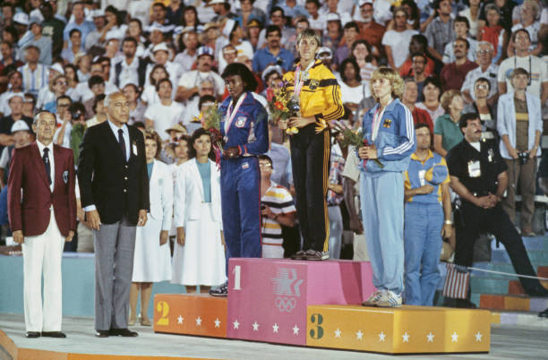 退役多年仍保持完美體態(tài)：郭晶晶身材管理全解析