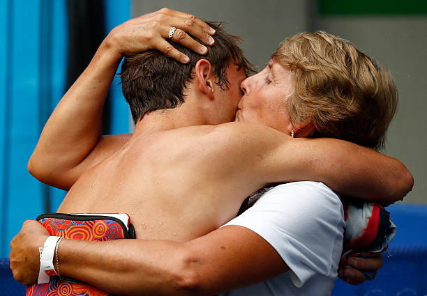 陳芋汐訓(xùn)練實(shí)況：賽場(chǎng)之外的拼搏與付出