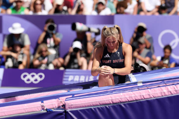 冠軍風(fēng)采：女子短跑選手奪冠全程實(shí)錄
